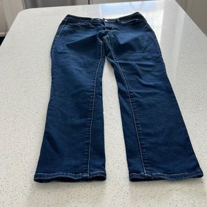 Levis mid rise skinny jeans size 10